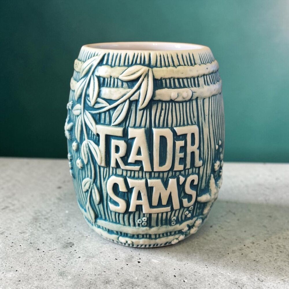 Disney Trader Sam's 4th Edition Shipwreck Rum Barrel Enchanted Tiki Bar Mug New